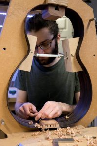 shaping end block guitar